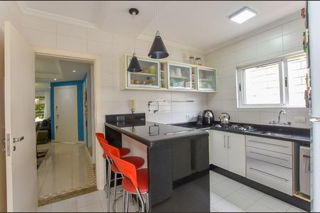 2_photo/94dce19a6d.85fa5d3654e4d217-ATLAS-47ad3eb5-e18f-4f91-9e0a-bb46a443edd5.jpg de casa à venda com 3 quartos, 176m² em Santa Felicidade, Curitiba