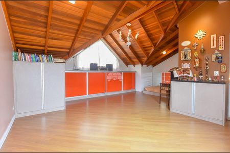 4_photo/94dce19a6d.85fa5d3654e4d217-ATLAS-d5d89fb8-4a61-49c0-95ff-677666da34e3.jpg de casa à venda com 3 quartos, 176m² em Santa Felicidade, Curitiba