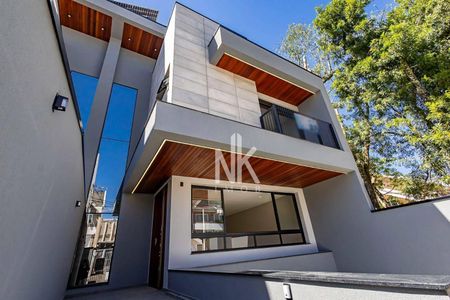 12_photo/94dce19a89.35706a21cc55f1ba-ATLAS-ae185ba7-c646-4f49-b88f-4eec18f6cfec.jpg de casa à venda com 3 quartos, 295m² em Santa Felicidade, Curitiba