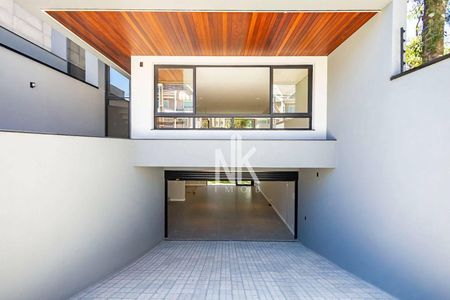 11_photo/94dce19a89.35706a21cc55f1ba-ATLAS-f68fa3c0-adfe-4caa-b7ef-074e5deb3b0b.jpg de casa à venda com 3 quartos, 295m² em Santa Felicidade, Curitiba