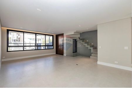 10_photo/94dce19a89.919ddce755a14674-ATLAS-525c8d79-6c93-41b6-a134-e80cc695e6f0.jpg de casa para alugar com 3 quartos, 295m² em Santa Felicidade, Curitiba