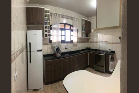 7_photo/94dce19b11.0fca3daec1aa15fd-ATLAS-b968f5eb-e740-4ebf-9084-c303fee51684.jpg de casa à venda com 4 quartos, 200m² em Santa Felicidade, Curitiba