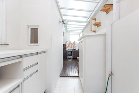 11_photo/94dce19b43.8f3f2a47dd94676f-ATLAS-c76e41dd-0a3c-4bc4-a817-ab20ab7234c2.jpg de casa à venda com 3 quartos, 159m² em Santa Felicidade, Curitiba