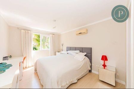 8_photo/94dce19b75.cbda608f13b4b9c7-ATLAS-ce80b153-2a1d-4e72-9007-902ca2a54174.jpg de casa à venda com 4 quartos, 388m² em Santa Felicidade, Curitiba