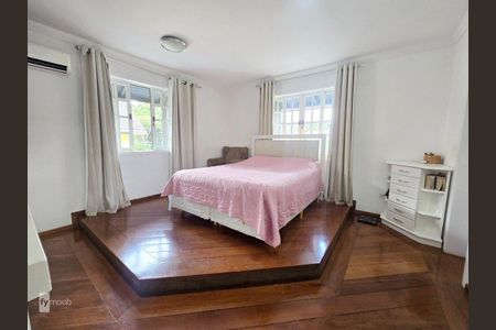 28_photo/94dce19c8f.3ee15f017ff1b7a8-ATLAS-3e3b8ba7-1092-41ff-94de-bc9a89571a1a.jpg de casa à venda com 4 quartos, 375m² em Santa Felicidade, Curitiba