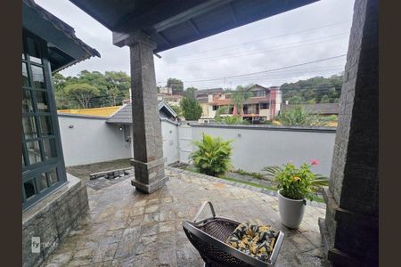 6_photo/94dce19c8f.3ee15f017ff1b7a8-ATLAS-4e25c30c-d158-44a3-9071-ec279e376317.jpg de casa à venda com 4 quartos, 375m² em Santa Felicidade, Curitiba