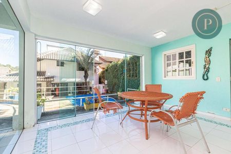 10_photo/94dce19c8f.3ee15f017ff1b7a8-ATLAS-512a88af-e453-4915-b27e-a3660886fde5.jpg de casa à venda com 4 quartos, 375m² em Santa Felicidade, Curitiba