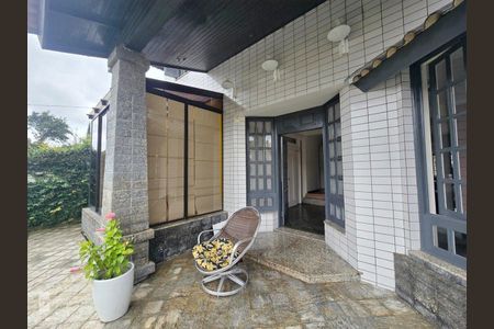 5_photo/94dce19c8f.3ee15f017ff1b7a8-ATLAS-6aeb2ddd-5596-430e-bbf0-d5b790409e1f.jpg de casa à venda com 4 quartos, 375m² em Santa Felicidade, Curitiba