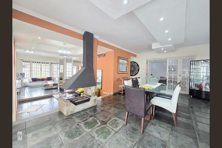 15_photo/94dce19c8f.3ee15f017ff1b7a8-ATLAS-93998af6-c679-488b-bd33-de6f05f011f7.jpg de casa à venda com 4 quartos, 375m² em Santa Felicidade, Curitiba