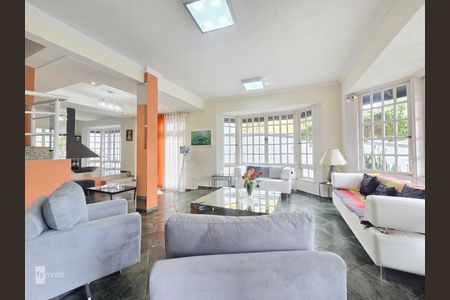 8_photo/94dce19c8f.3ee15f017ff1b7a8-ATLAS-e6d24ea0-2a7b-46b2-9808-bfd8490ea80b.jpg de casa à venda com 4 quartos, 375m² em Santa Felicidade, Curitiba