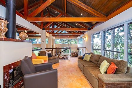 46_photo/94dce19c9d.adbb37f92a381176-ATLAS-cc3e9601-b3cb-4c38-b502-8e817b27dbf9.jpg de casa à venda com 7 quartos, 737m² em Santa Felicidade, Curitiba