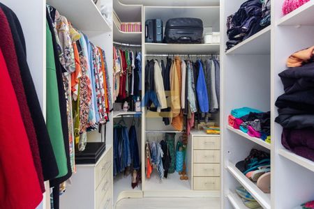 4_photo/94dce19cab.732b7fd8aaa5f07d-ATLAS-a8ca3923-07b9-408b-b6da-63627705f2c4.jpg de casa à venda com 4 quartos, 185m² em Santa Felicidade, Curitiba