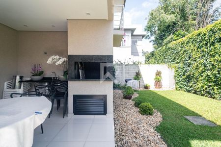 14_photo/94dce1a325.2ae55064aee85a35-ATLAS-e25b2781-e311-47bd-99bc-20d5324ccb42.jpg de casa à venda com 3 quartos, 239m² em Santa Felicidade, Curitiba