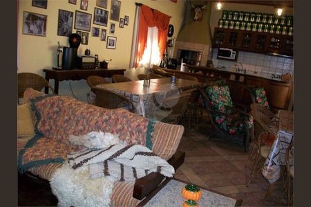 4_photo/94dce1a5d7.2f15d505e37c7ac5-ATLAS-2e6763fa-03ac-4718-af80-9eb506a6a8d3.jpg de casa à venda com 4 quartos, 652m² em Santa Felicidade, Curitiba