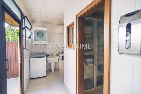 4_photo/94dce1a88f.09bcb0fbec64c551-ATLAS-b24d5c77-e826-4c92-afeb-17d462218270.jpg de casa para alugar com 4 quartos, 215m² em Santa Felicidade, Curitiba