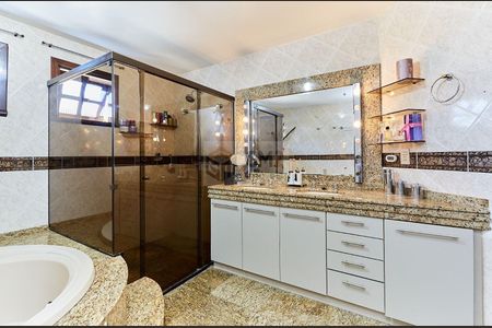 11_photo/94dce1a88f.210363f7da379e19-ATLAS-61ce398b-2b97-48cf-bbf8-8d05dedc76de.jpg de casa à venda com 3 quartos, 268m² em Santa Felicidade, Curitiba