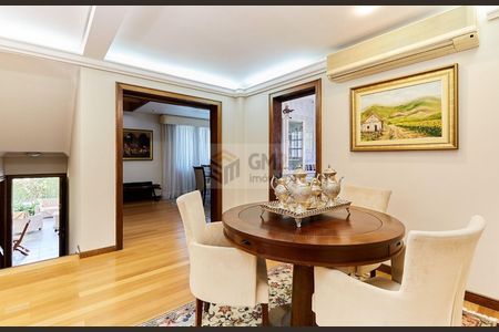 7_photo/94dce1a88f.210363f7da379e19-ATLAS-bcceb083-53a3-4872-a4ff-29879f07a2c9.jpg de casa à venda com 3 quartos, 268m² em Santa Felicidade, Curitiba