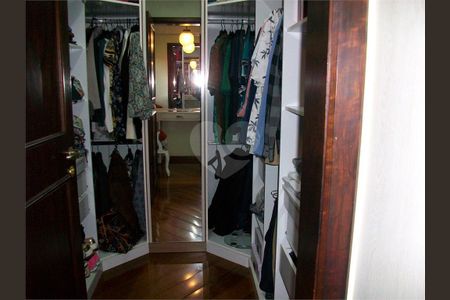 19_photo/94dce1a89b.8c50d63e4d766ae8-ATLAS-032d079f-227e-4a44-9c83-e0258f5cb6c8.jpg de casa à venda com 4 quartos, 653m² em Santa Felicidade, Curitiba