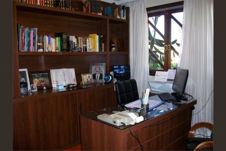 5_photo/94dce1a89b.8c50d63e4d766ae8-ATLAS-1c59bc47-eb3a-4419-8d36-e317b82b2957.jpg de casa à venda com 4 quartos, 652m² em Santa Felicidade, Curitiba