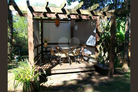 1_photo/94dce1a89b.8c50d63e4d766ae8-ATLAS-1fa385dc-0003-443e-a5ab-8feea9f919f4.jpg de casa à venda com 4 quartos, 653m² em Santa Felicidade, Curitiba