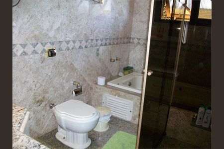 8_photo/94dce1a89b.8c50d63e4d766ae8-ATLAS-219687f7-12a8-4909-a73f-4e98ffe508f6.jpg de casa à venda com 4 quartos, 652m² em Santa Felicidade, Curitiba