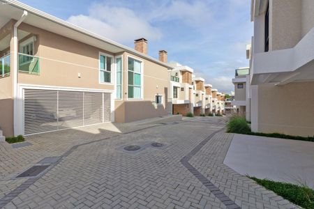 2_photo/94dce1a8d7.053071f6da9c916e-ATLAS-b6e06e54-1faa-4e5b-8993-ec0ace65e945.jpg de casa à venda com 3 quartos, 176m² em Santa Felicidade, Curitiba