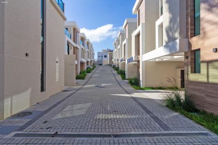 8_photo/94dce1a8d7.29a593ebf12ec404-ATLAS-6912feb9-05aa-4e8d-bcff-e5e0d2fdf0b3.jpg de casa para alugar com 3 quartos, 180m² em Santa Felicidade, Curitiba