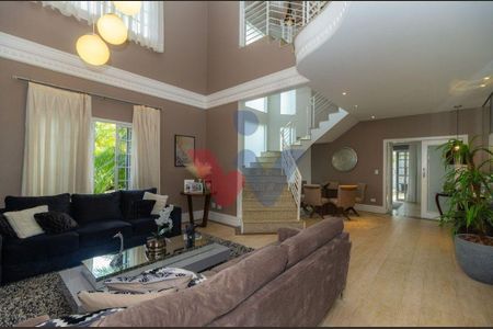 4_photo/94dce1b23f.719fbdc320448c84-ATLAS-17e353b7-9f50-4bcf-883f-b200252f9d6d.jpg de casa de condomínio à venda com 3 quartos, 419m² em Santa Felicidade, Curitiba