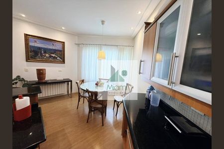 10_photo/94dce1b40b.2f15d505e37c7ac5-ATLAS-54746400-e067-4e30-b797-26e327b5aa2c.jpg de casa à venda com 3 quartos, 250m² em Santa Felicidade, Curitiba