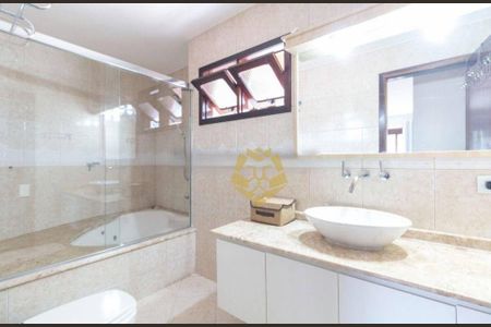 6_photo/94dce1b42b.2fed7e95ddef69d8-ATLAS-330e81db-c66e-46b5-9fa6-0628e537a4a6.jpg de casa à venda com 3 quartos, 228m² em Santa Felicidade, Curitiba