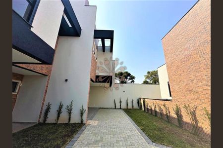 4_photo/94dce1b435.56f87905458f71eb-ATLAS-e55f6671-8d51-4b1e-ac36-e7fc3fbc076e.jpg de casa à venda com 3 quartos, 142m² em Butiatuvinha, Curitiba