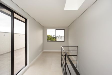 5_photo/94dce1b435.dd7a46a06ece6991-ATLAS-ecff4772-1693-4ee7-801a-47e9e3919dfd.jpg de casa à venda com 3 quartos, 170m² em Butiatuvinha, Curitiba