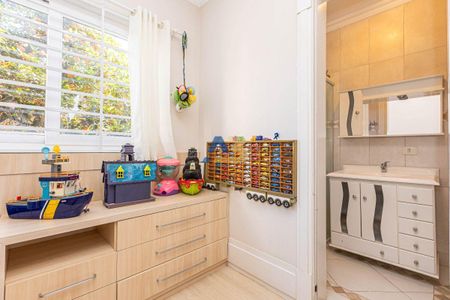 41_photo/94dce1b525.1aa5b8f538f3adaf-ATLAS-4fcd18b6-39a3-4f0b-8e14-a65f3855db3e.jpg de casa à venda com 3 quartos, 408m² em Butiatuvinha, Curitiba