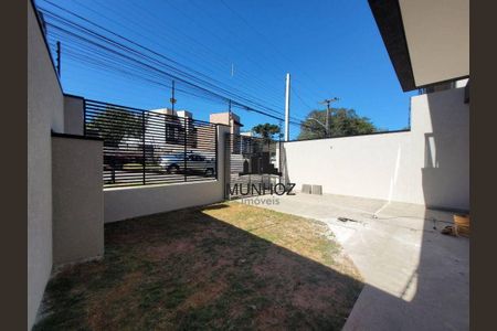 8_photo/94dce1b5cb.82be18ad98973cde-ATLAS-1d4aa583-b7f4-4fb9-bc36-8bd1c2ae5496.jpg de casa à venda com 3 quartos, 150m² em Butiatuvinha, Curitiba