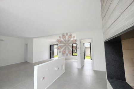 2_photo/94dce1b5e7.9612c2c0390caf5f-ATLAS-189efe02-c8c9-453c-9d4e-4eb60ab419b3.jpg de casa à venda com 3 quartos, 146m² em Butiatuvinha, Curitiba