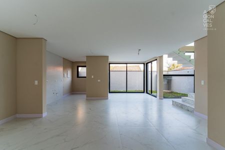 4_photo/94dce1b5eb.c87ea5536dcec904-ATLAS-576a4f3d-feae-4958-ac4e-baa887bd05dd.jpg de casa à venda com 3 quartos, 184m² em Butiatuvinha, Curitiba