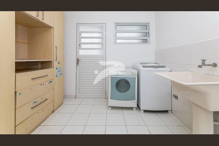 2_photo/94dce1b75d.769633de734ac7c8-ATLAS-e5393b6d-d3ee-46a9-b305-04b1b3e0c861.jpg de casa à venda com 3 quartos, 290m² em Santa Felicidade, Curitiba