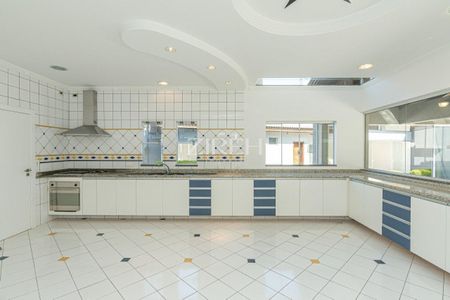 6_photo/94dce1b7c1.bb2cfda027800a9a-ATLAS-285fed9b-d747-4de3-8dba-3d88850ba2c8.jpg de casa à venda com 5 quartos, 503m² em Santa Felicidade, Curitiba