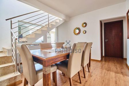 5_photo/94dce1b8e1.ceff8192393c33de-ATLAS-04531c54-6577-4bf2-be59-cfb42086e8b8.jpg de casa à venda com 3 quartos, 250m² em Santa Felicidade, Curitiba