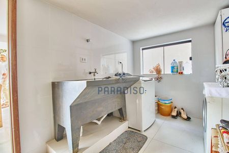 11_photo/94dce1b8e1.ceff8192393c33de-ATLAS-1e16700f-25cd-4875-8fd6-09b7c97a1d69.jpg de casa à venda com 3 quartos, 250m² em Santa Felicidade, Curitiba