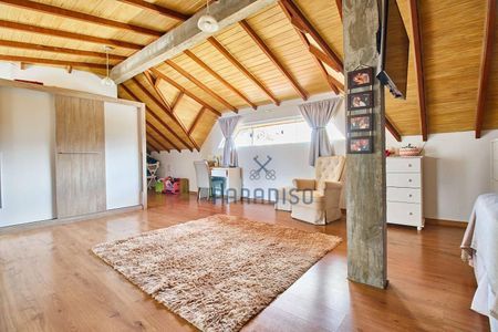 12_photo/94dce1b8e1.ceff8192393c33de-ATLAS-35df3bd2-5452-41fd-bd03-ea65ae101108.jpg de casa à venda com 3 quartos, 250m² em Santa Felicidade, Curitiba