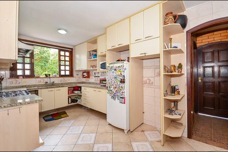 14_photo/94dce1baeb.e6f02a1e96aef2b1-ATLAS-b7e28a1a-7fce-47c3-b0f4-156bb9a59bb8.jpg de casa à venda com 4 quartos, 236m² em Santa Felicidade, Curitiba