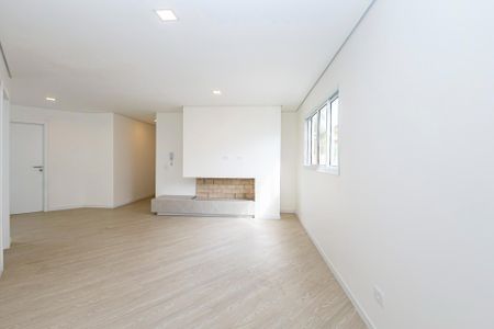 8_photo/94dce1bb57.31e440ee0e5cbd76-ATLAS-ba6961c9-cde5-4f6d-b774-232c4e786bde.jpg de casa à venda com 4 quartos, 313m² em Santa Felicidade, Curitiba