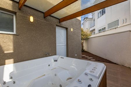 12_photo/94dce1bb57.31e440ee0e5cbd76-ATLAS-c1d00d62-429d-4bbe-a75d-3ea447bbb31f.jpg de casa à venda com 4 quartos, 313m² em Santa Felicidade, Curitiba