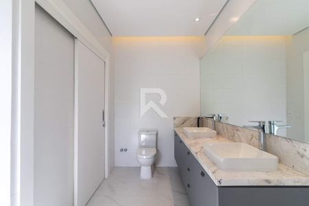 11_photo/94dce1bfff.e6a01b3808f3e2bb-ATLAS-562a495a-fe55-478b-9174-53d511c65807.jpg de casa à venda com 4 quartos, 353m² em São Braz, Curitiba