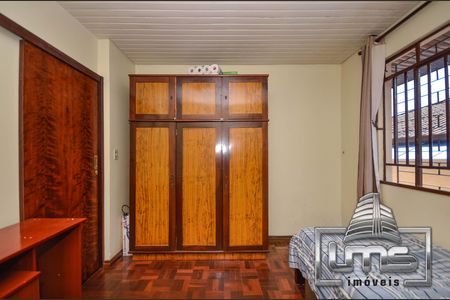 6_photo/94dce1c16d.508395daa8853870-ATLAS-eccae7a2-5496-4516-8e94-a00b4b5ffc83.jpg de casa à venda com 5 quartos, 200m² em São Braz, Curitiba