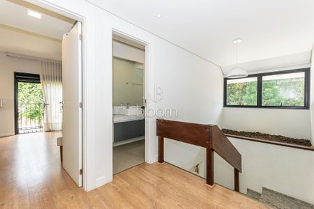 31_photo/94dce1c27b.588d4a7fb74764b6-ATLAS-eccaee6d-adea-434c-b330-9c4db1a4131b.jpg de casa para alugar com 3 quartos, 263m² em São Braz, Curitiba