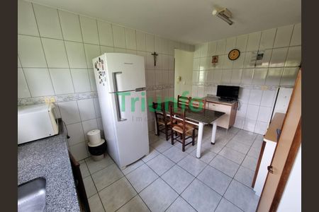 13_photo/94dce1c473.93b8fa184532727f-ATLAS-7e495d4c-2d04-4ee7-bfd9-57628ea43c0d.jpg de casa à venda com 4 quartos, 198m² em São Braz, Curitiba