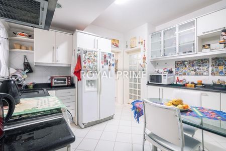 3_photo/94dce1c89d.c4a0bdba0b5cdebe-ATLAS-0a94a74c-acb4-4a4f-90a9-3cfbd9be09a9.jpg de casa à venda com 4 quartos, 320m² em São Braz, Curitiba