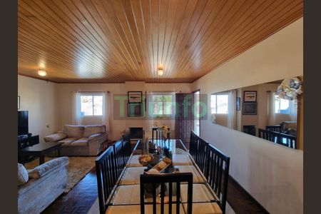 7_photo/94dce1c8b1.ec7180ed9404f823-ATLAS-5b3f1db4-687e-43b6-9013-90caa1d08fcd.jpg de casa à venda com 3 quartos, 212m² em São Braz, Curitiba